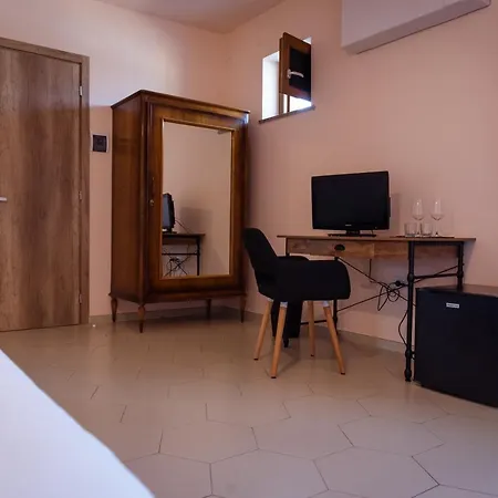 Ca' Del Viaggiatore Bed and Breakfast Farigliano Exterior foto